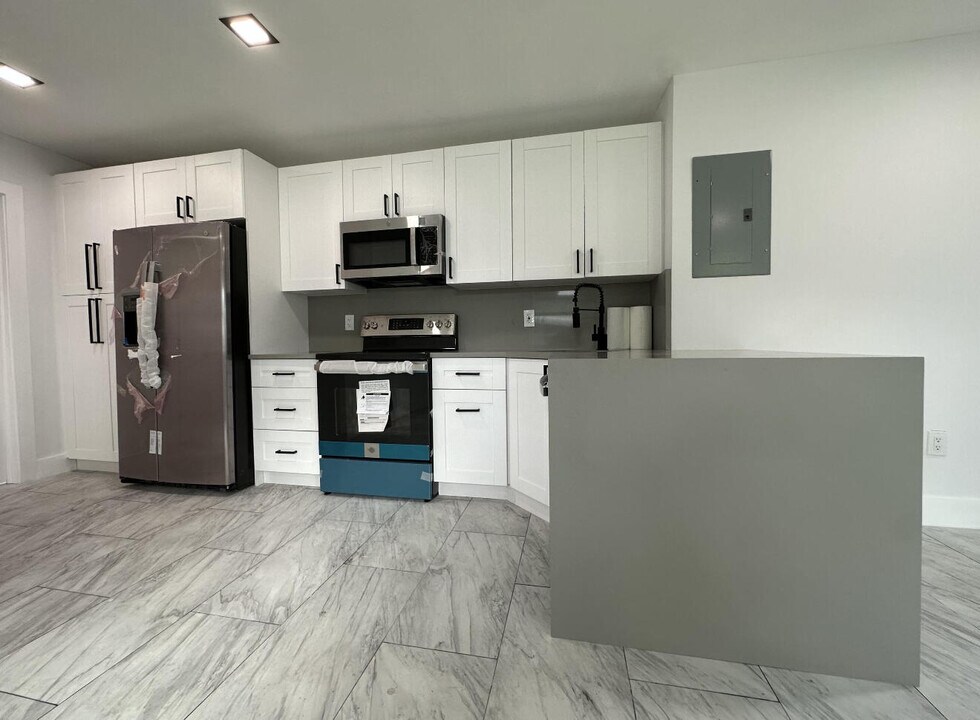 707 NW 3rd Ave in Pompano Beach, FL - Building Photo