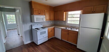 2707 Evergreen Dr in Greensboro, NC - Building Photo - Building Photo