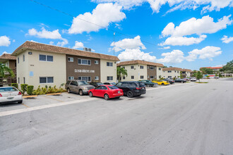 Sunrise Apartments in Sunrise, FL - Building Photo - Primary Photo