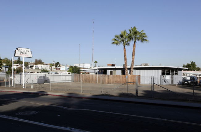 El Rey Plaza in San Diego, CA - Building Photo - Building Photo