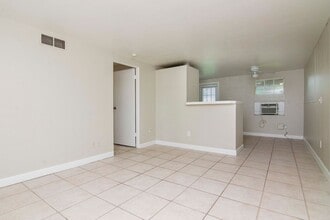 104 Karde Ln in Brandon, FL - Foto de edificio - Building Photo