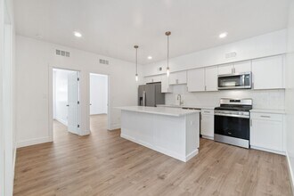 145 S 12th St in Pittsburgh, PA - Building Photo - Building Photo