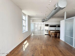 4080 Glencoe Ave in Marina Del Rey, CA - Foto de edificio - Building Photo