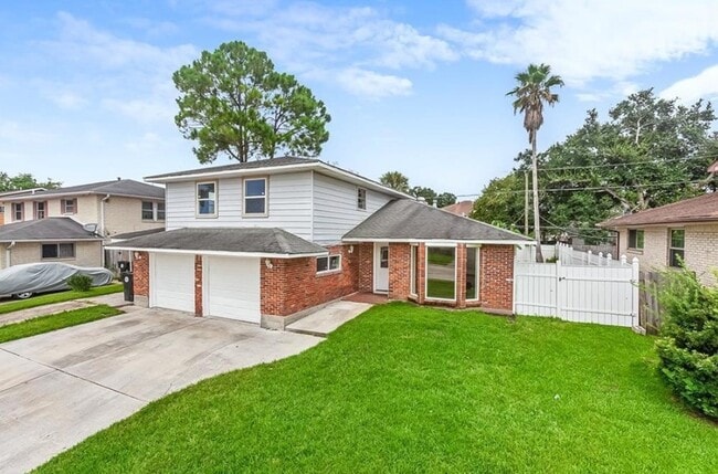 property at 2728 Valentine Ct