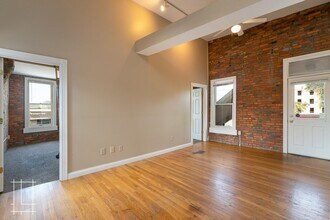 996-1002 N 4th St in Columbus, OH - Building Photo - Building Photo