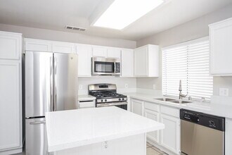 7212 Single Pine Dr in Las Vegas, NV - Foto de edificio - Building Photo