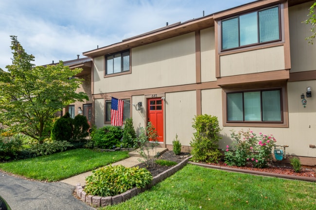 645 Deer Watch Rd in Bridgeville, PA - Building Photo - Building Photo