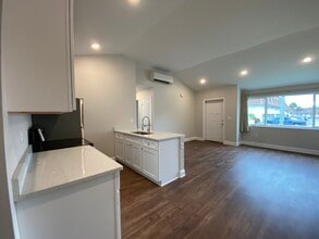 145 S Halifax Ave, Unit 2 in Daytona Beach, FL - Building Photo - Building Photo