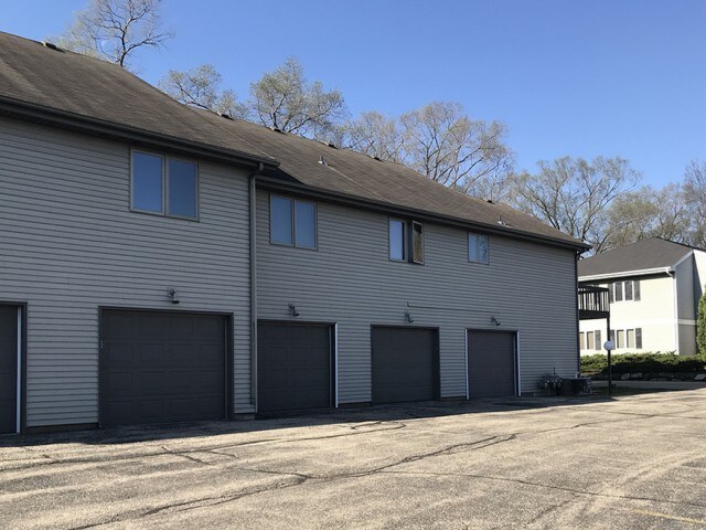 King & Main Apartments in Stoughton, WI - Building Photo - Building Photo