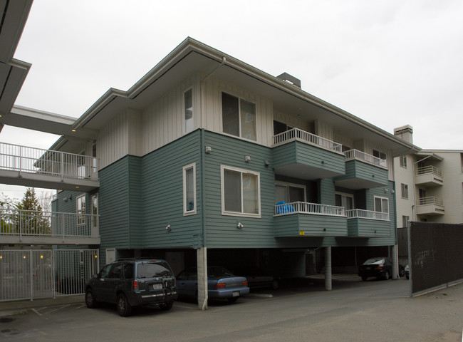 Oaklake Apartments in Seattle, WA - Foto de edificio - Building Photo