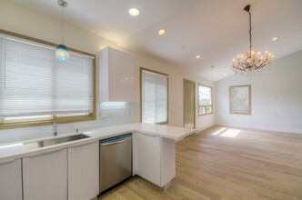 1619 Talmadge St in Los Angeles, CA - Building Photo - Building Photo