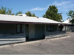 Belmont Manor in Phoenix, AZ - Building Photo - Building Photo