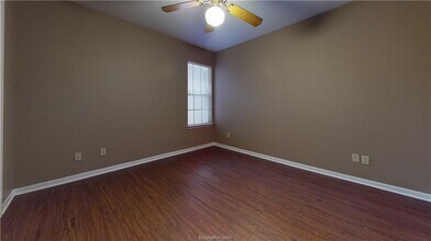 907 Balcones Dr-Unit -113 in College Station, TX - Building Photo - Building Photo