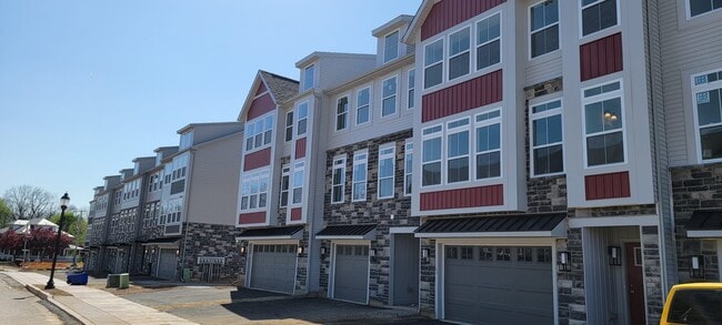 66 Independence Ct in Perkasie, PA - Building Photo - Building Photo