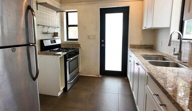 183 NE 89th St in El Portal, FL - Foto de edificio - Building Photo