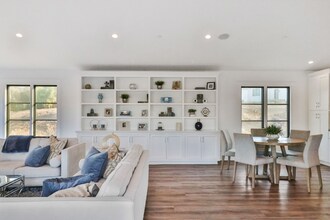 306 Rimrock Rd in Thousand Oaks, CA - Building Photo - Building Photo
