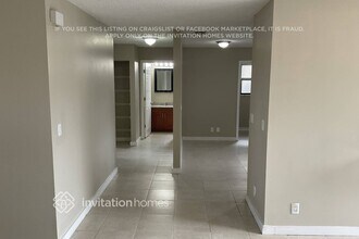 112 La Mancha Ave in Royal Palm Beach, FL - Building Photo - Building Photo