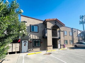 540 S Yarbrough Dr in El Paso, TX - Building Photo