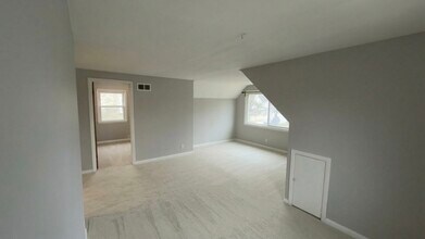 4383 S 5th Pl, Unit A in Milwaukee, WI - Building Photo - Building Photo