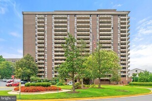 1800 Old Meadow Rd, Unit 1218 in McLean, VA - Building Photo