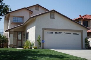 1712 Glenview Dr in Perris, CA - Building Photo