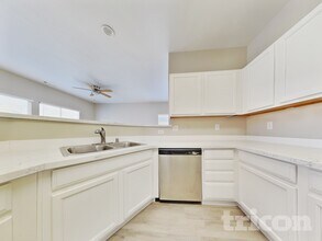 9615 Stoney Creek Way in Reno, NV - Foto de edificio - Building Photo