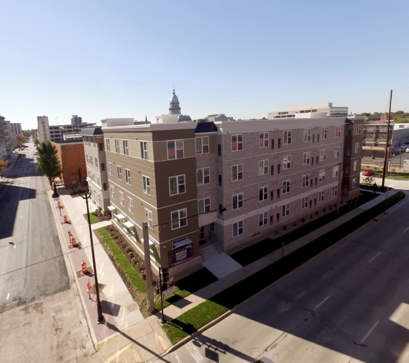 350 E Madison St in Springfield, IL - Building Photo