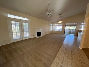 11247 Pleasant Hills Dr in Apple Valley, CA - Building Photo - Building Photo