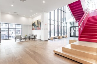3200 Washington in Boston, MA - Foto de edificio - Lobby
