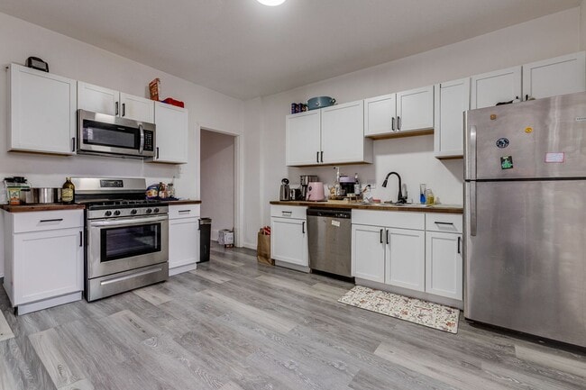 949 Freeland St in Pittsburgh, PA - Building Photo - Building Photo