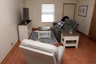 401 Fielding Ct in Mount Vernon, IN - Building Photo - Building Photo
