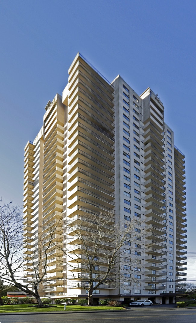 Panarama Tower in Burnaby, BC - Building Photo - Building Photo