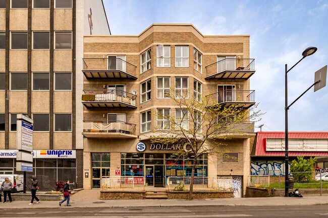 5831 de la Côte-des-Neiges in Montréal, QC - Building Photo - Building Photo