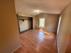 12 Greeley St in Oakland, ME - Building Photo - Building Photo
