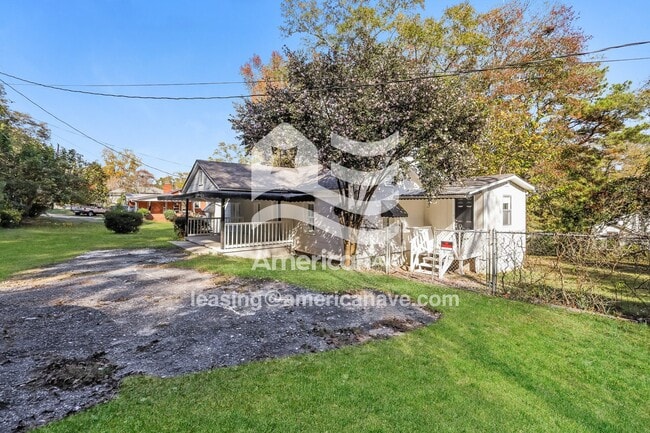 1708 28th Ave in Phenix City, AL - Foto de edificio - Building Photo