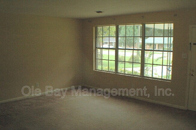3765 Pleasant Valley Rd in Mobile, AL - Building Photo - Building Photo