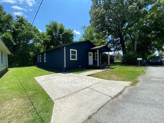 2310 Cushman St in Chattanooga, TN - Foto de edificio - Building Photo