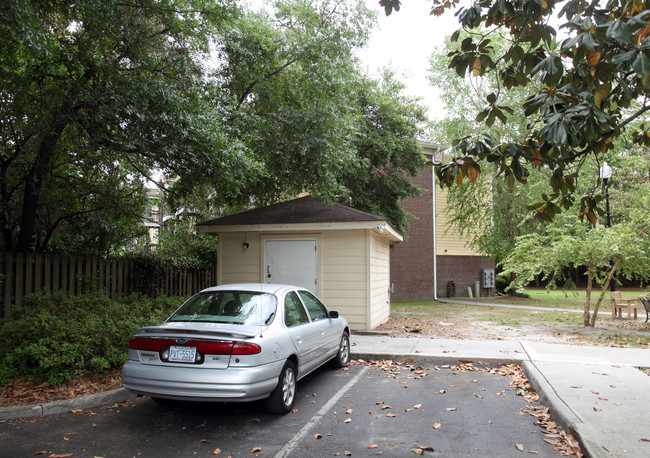 Haddon Hall II Apartments in Wilmington, NC - Building Photo - Building Photo