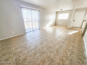 5233 Carousel Dr in El Paso, TX - Building Photo - Building Photo