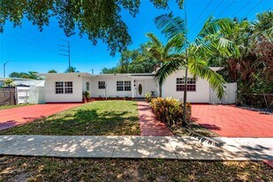 13485 NE 9th Ave in North Miami, FL - Building Photo