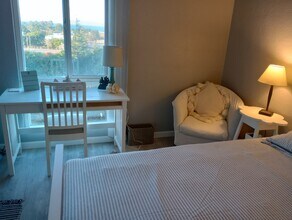 500 Glenwood Cir, Unit 537 in Monterey, CA - Building Photo - Building Photo