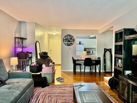 10 Linda Ln in Boston, MA - Building Photo
