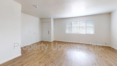 2061 Rosamond Ave in Shasta Lake, CA - Building Photo - Building Photo