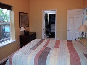 6117 NE 9th Ave in Portland, OR - Building Photo - Building Photo