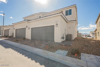 2730 Fantoni St in Henderson, NV - Foto de edificio - Building Photo