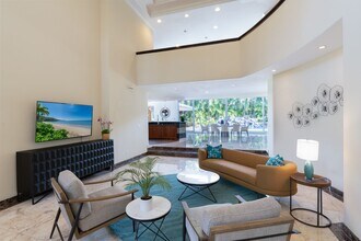 260 Portlock Rd in Honolulu, HI - Building Photo - Building Photo