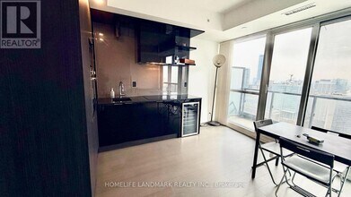 70 Temperance St in Toronto, ON - Building Photo - Building Photo