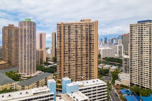 Chateau Waikiki in Honolulu, HI - Building Photo