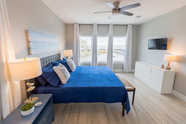 property at 809 Todville Rd