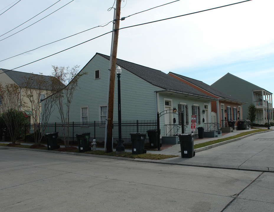 1930 A Annunciation St in New Orleans, LA - Building Photo